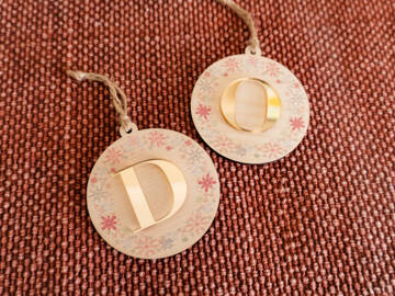 Picture of Monogram Traditional Wreath Christmas Bauble