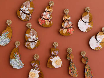 Picture of Floral Timber - June 2022 Earring of the Month Kit